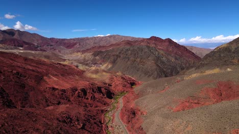 Drone-shot-flying-through-the-Quebrada-las-Angosturas-in-Catamarca,-Argentina