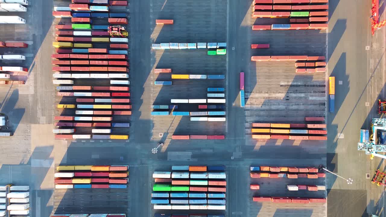 수출 수입 사업 물류에서 컨테이너 항구 화물 선박