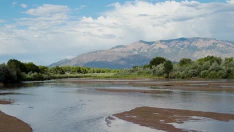 Der-Fluss-Rio-Grande-In-New-Mexiko