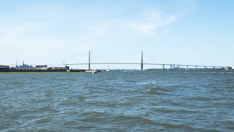 Wide-static-shot-of-Arthur-Ravenel-Bridge-in-Charleston,-South-Carolina-in-the-summer