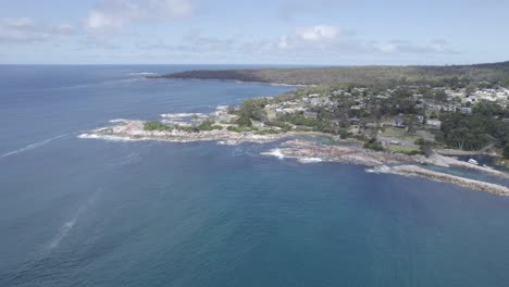 Reserva-De-La-Bahía-De-Los-Esqueletos---Pintoresca-Reserva-Costera-En-La-Bahía-De-Binalong,-Tasmania