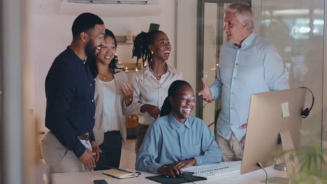 Reunión,-Trabajo-En-Equipo-Y-Gente-De-Negocios-Choca-Esos-Cinco