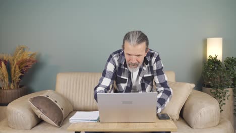 man sending wrong mail on laptop. can't get mail back.