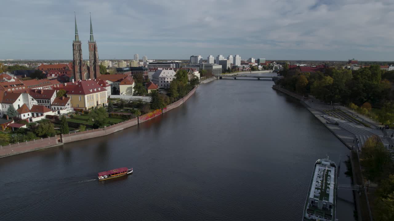río oder en la ciudad de wroclaw, polonia