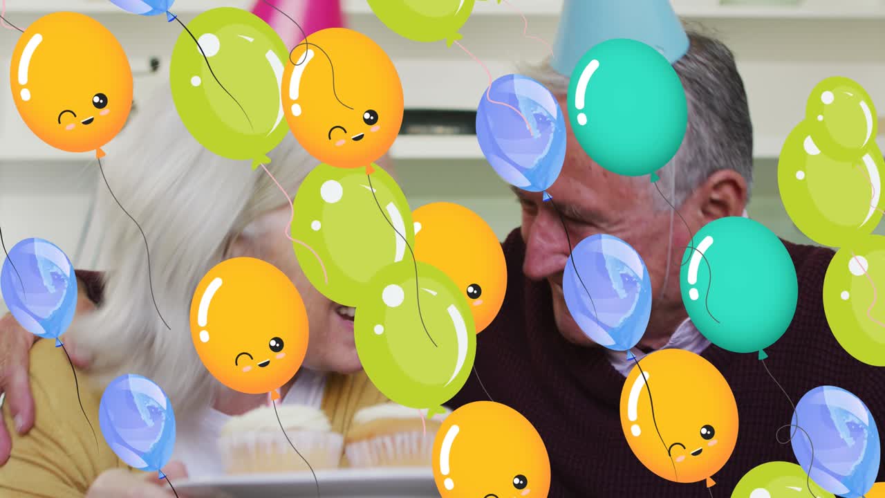 animación de globos sobre una pareja caucásica de alto nivel con sombreros de fiesta haciendo una videollamada