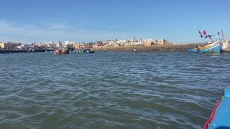cruzar con barco el río bou regreg en rabat