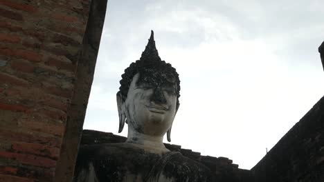 Sukhothai-Alter-Buddhismus-Im-Historischen-Park-Von-Sukhothai-Provinz-Sukhothai,-Thailand-Aufnahme-Mit-Panasonic-Lumix-Gh5,-Panasonic-12-35-F2