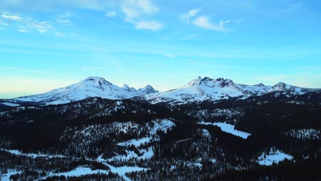 Flying-Towards-Cascade-Mountains-in-Oregon-at-Sunset---Broken-Top-and-Sisters