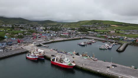 Dingle-Harbour-Condado-De-Kerry-Irlanda-Drone-Vista-Aérea