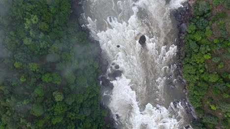 water falls in river kaveri shivanasamudra falls is a cluster of waterfalls on the borders of malavalli, mandya and kollegala, chamarajanagara, in karnataka, india,