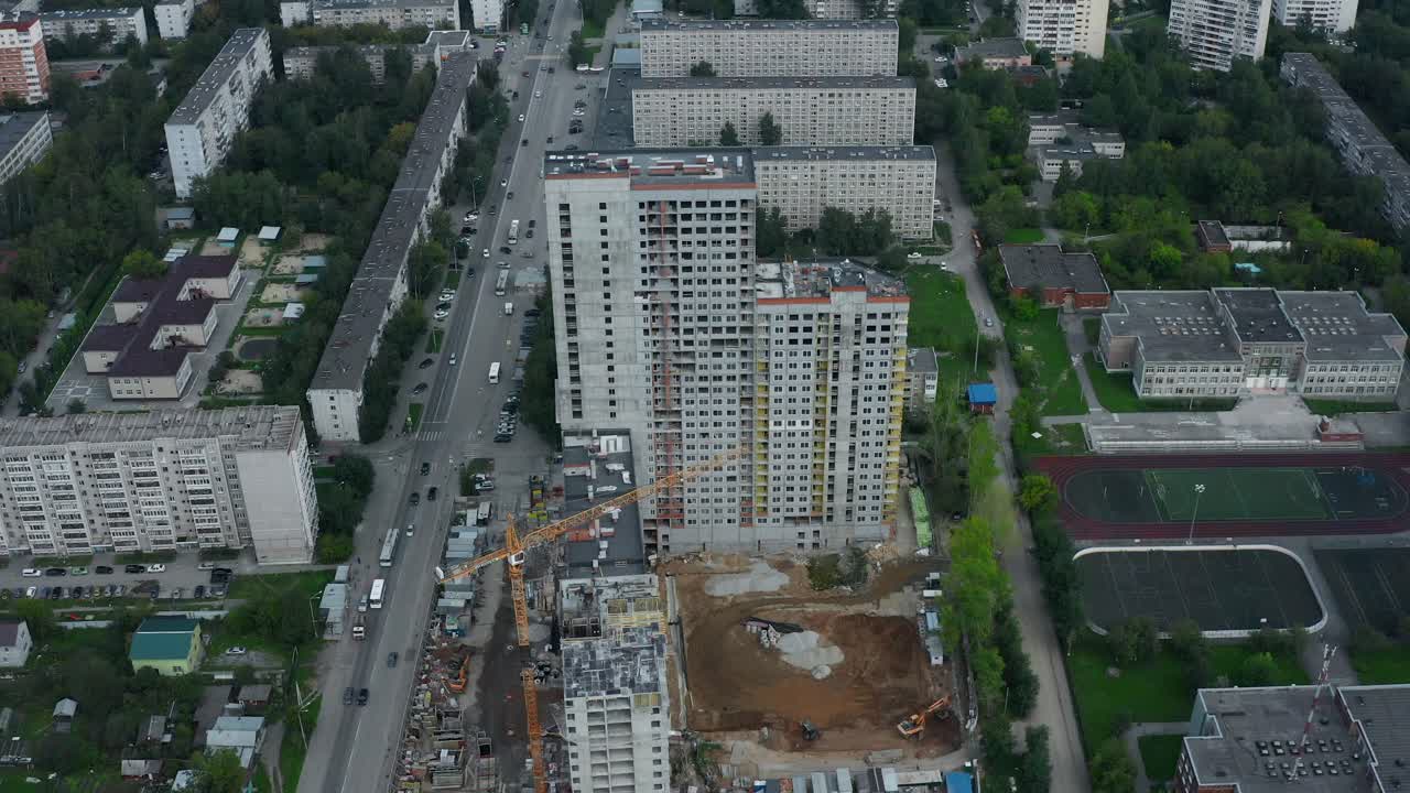 vista aérea de un sitio de construcción urbana