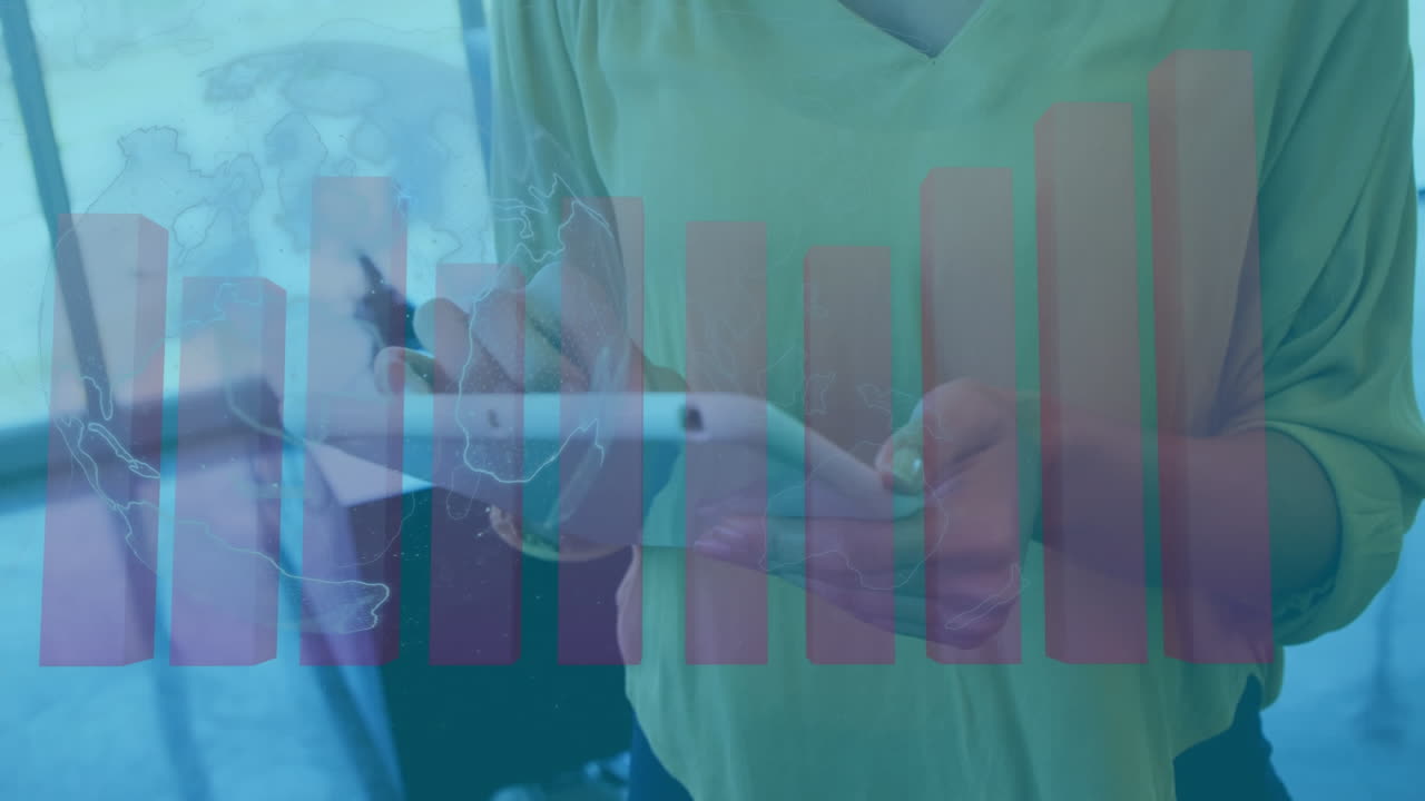 procesamiento de datos estadísticos sobre el globo giratorio sobre el hombre utilizando una tableta digital contra un fondo azul