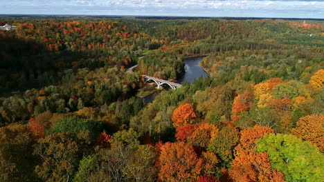 Bunter,-Cineastischer-Herbst-Im-Ländlichen-Raum