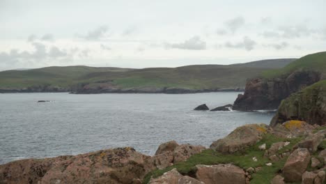 vista al mar ventosa en la región costera salvaje
