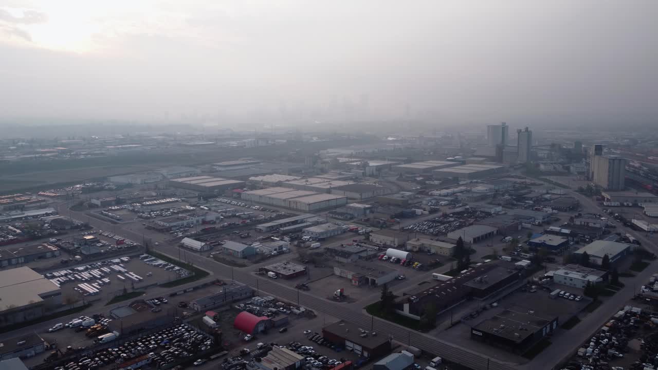 2024년 5월의 산불로 인해 매우 오염된 캘거리 시내