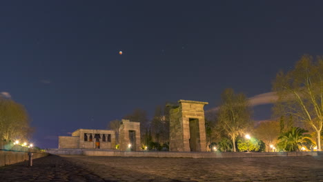 Zeitraffer-Des-Monduntergangs-Während-Der-Mondfinsternis