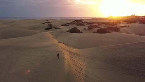 Sanddünen-Wüste-Gegen-Meereslandschaft-In-Maspalomas-Gran-Canaria-Wüsten-In-Der-Nähe-Der-Küste