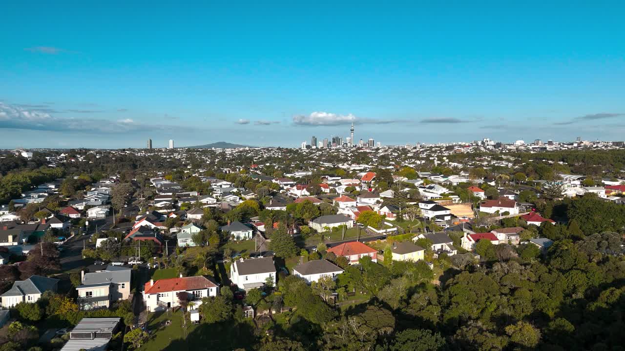 el suburbio de grey lynn y ponsonby con edificios y casas al atardecer