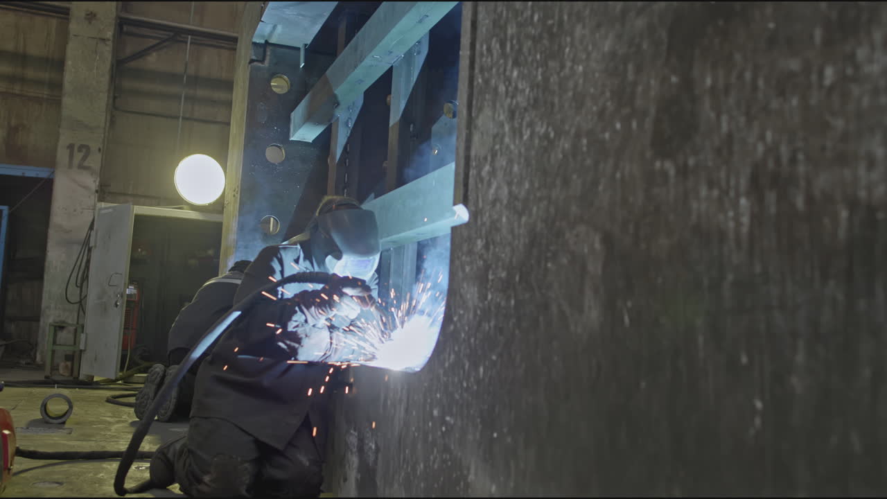 soldadura de metales en el entorno industrial