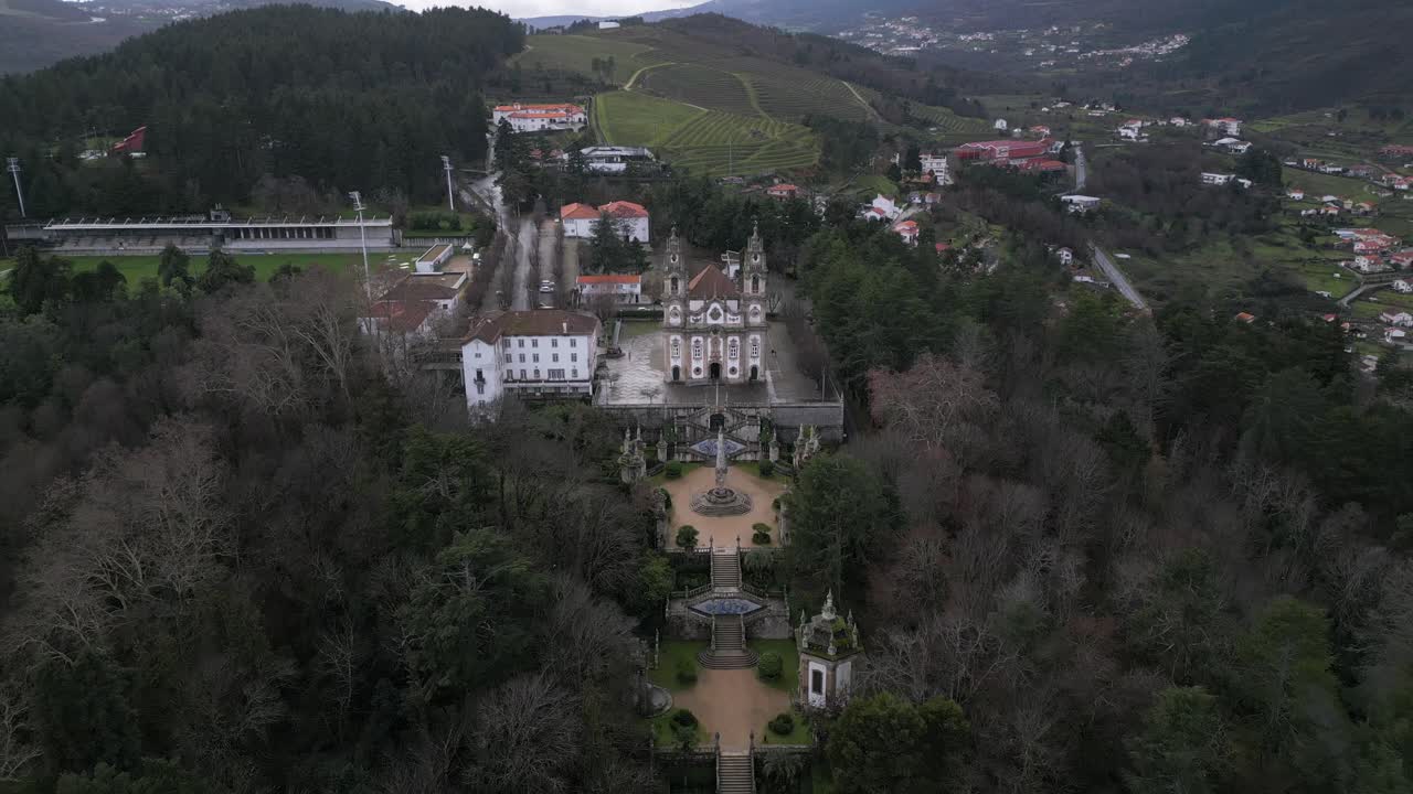 vista aérea de nuestra señora dos remedios, en la ciudad de lamego (viseu, portugal)