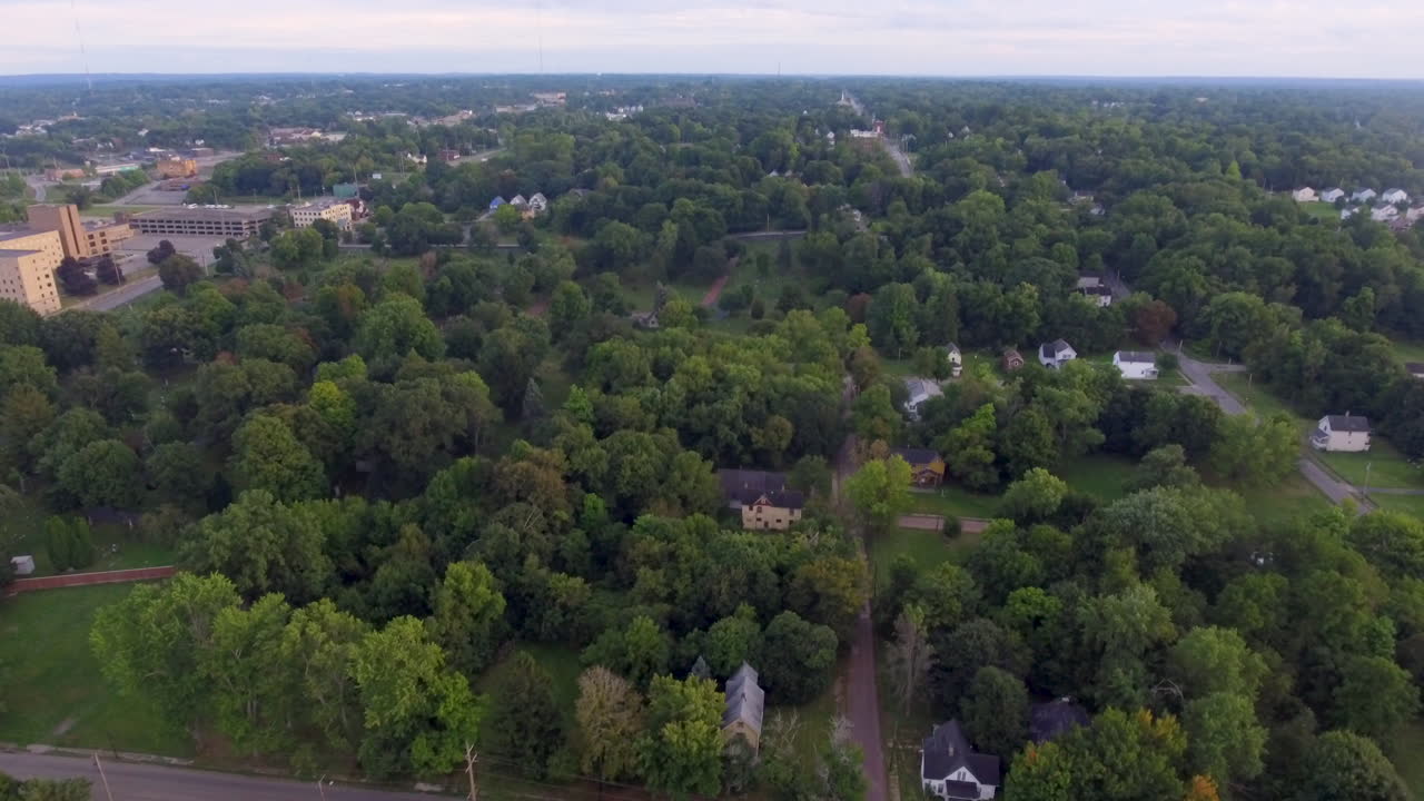 Forward and panning drone shot of a late summer day in Youngstown Ohio