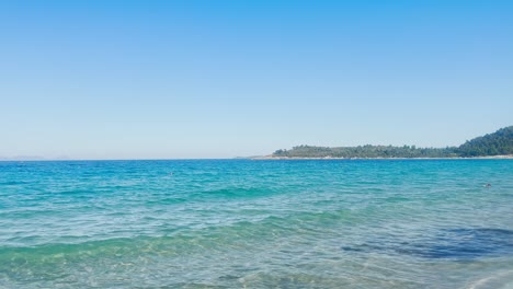 Clean-blue-flag-beaches-of-Halkidiki-Peninsula,-Greece