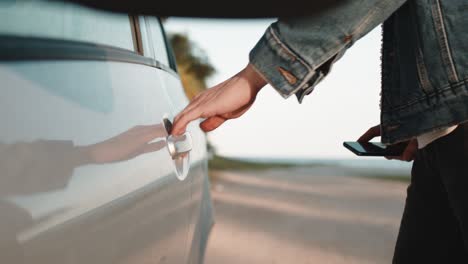 opening car door with smartphone