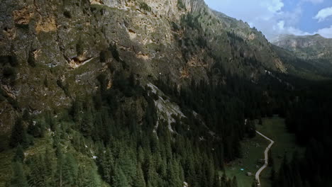 La-Hermosa-Langental,-También-Llamada-Vallunga,-Cerca-De-Selva-Di-Val-Gardena