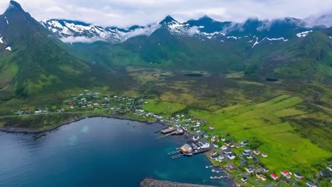 Mefjordvar,-Isla-Senja.-Hermosa-Naturaleza-Noruega-Paisaje-Natural-Mefjord.