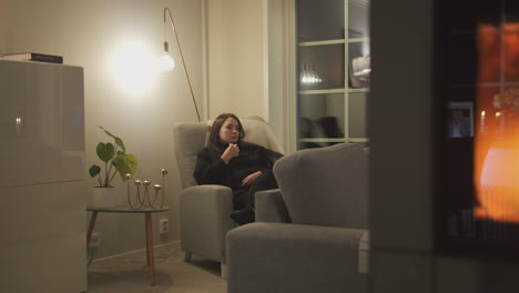 mujer en duelo vulnerable en proceso de curación