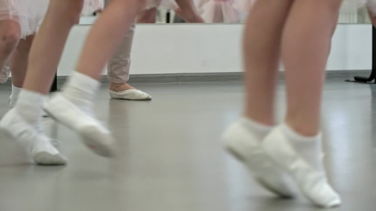 Piccole ballerine con scarpette da punta