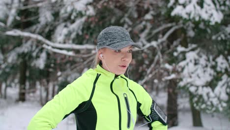 Tired-female-athlete-taking-a-short-break