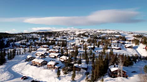 Drohnenaufnahmen-Des-Norwegischen-Skigebiets-Norefjell