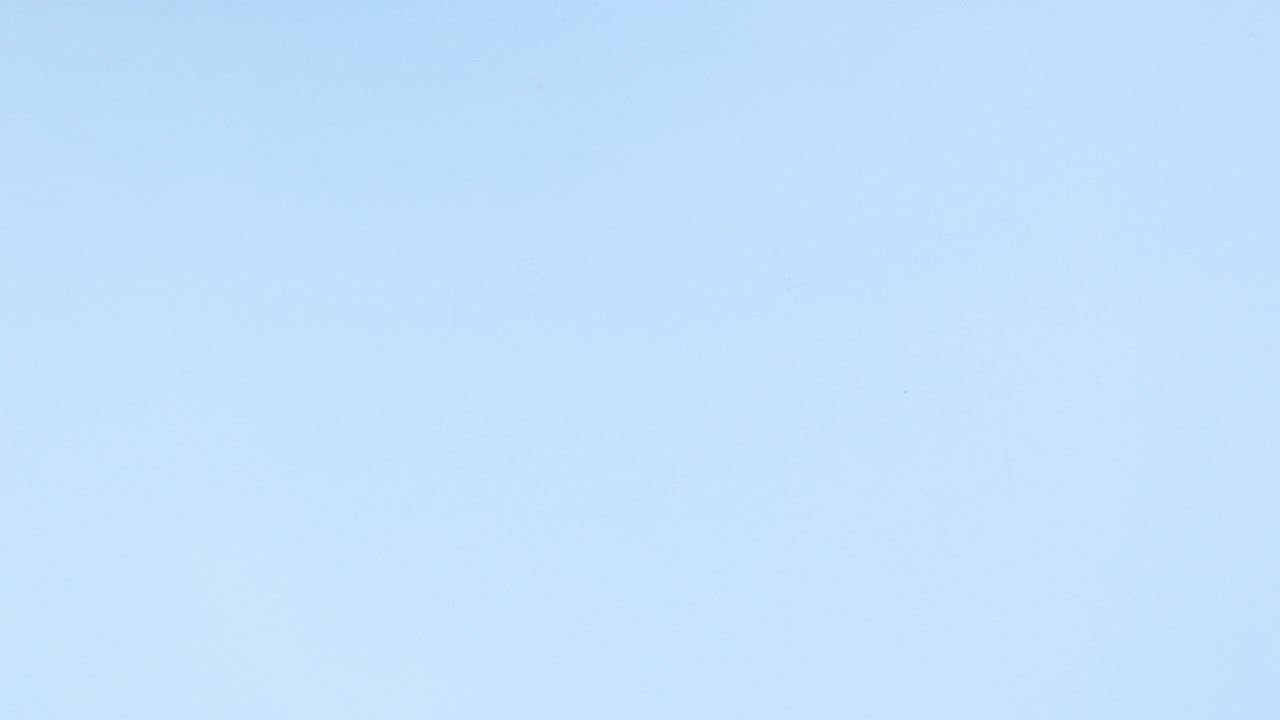 한 줄의 심장 그룹이 파란 테마의 아래쪽에 나타납니다. 움직임을 멈추십시오.