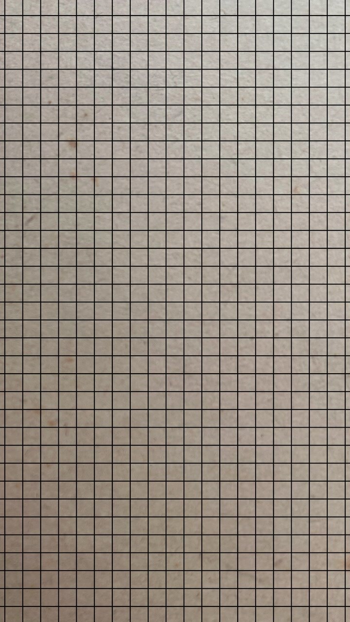 Vertikale geometriske gitterlinjer tegner sig på en ren ternet notesbogsmatrix over tekstureret papir. Optimeret til uddannelsesmæssigt mobil-først indhold, forklaringer og strukturelt design.