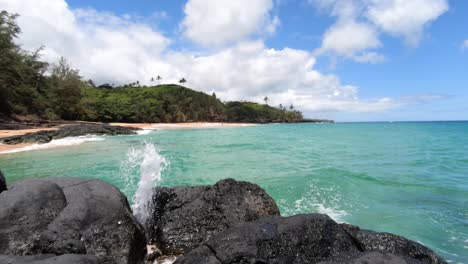 cacerola lenta de playa secreta en kauai, hawaii