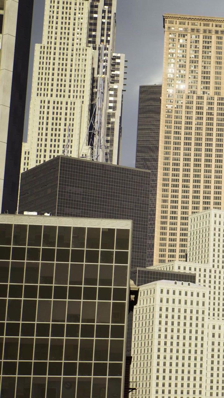 Lo skyline della città mostra edifici alti sotto un cielo nuvoloso in un'area urbana.