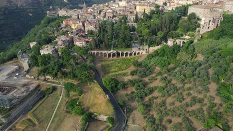 4k-Antenne-Von-Tivoli,-Außerhalb-Von-Rom,-Italien