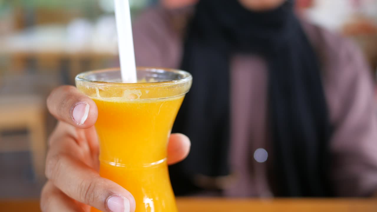 Succo d'arancia in un ristorante