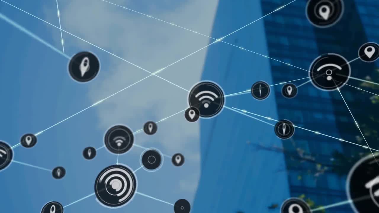animación de la red de conexiones con iconos sobre un edificio de oficinas moderno