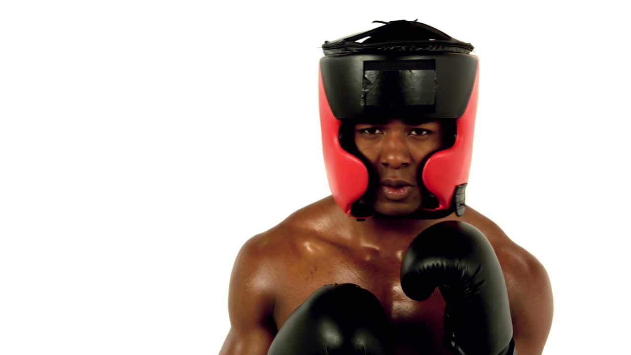 hombre practicando boxeo