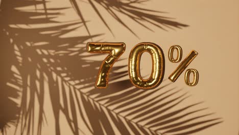 70% de descuento en fondo dorado con palma brisa suave, vacaciones de verano concepto de venta precio especial