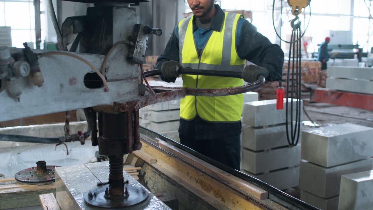 대리석을 는 사람