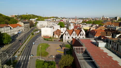 amplio paisaje urbano del centro de bydgoszcz en polonia con vistas a su espaciosa avenida