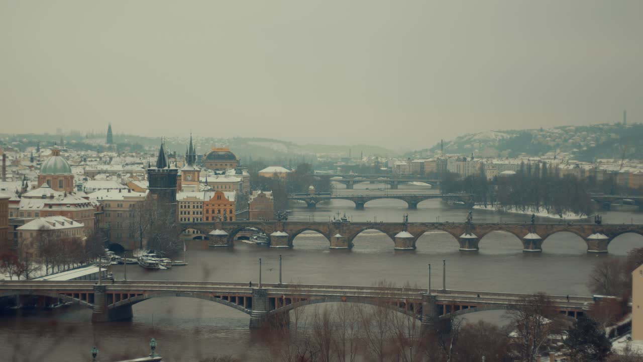 praga puentes invierno nieve cámara lenta
