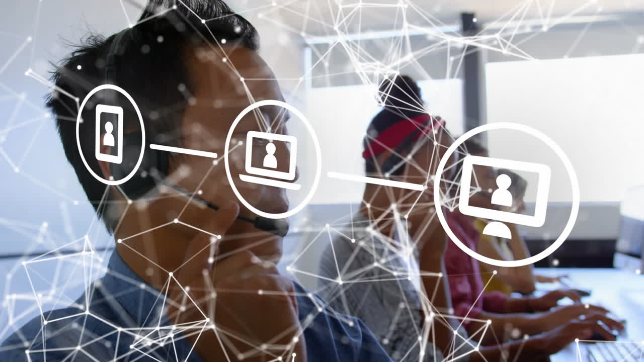 red de iconos digitales contra los ejecutivos de atención al cliente que usan auriculares