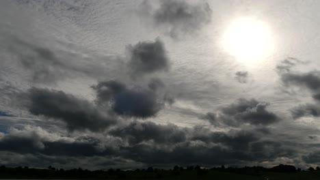 Estos-Dramáticos-Lapsos-De-Tiempo-Del-Cielo-Con-Videos-De-Sol-Son-Adecuados-Para-Proyectos-De-Uso-Múltiple,-Inserte-Su-Título,-Mensaje-O-Logotipo