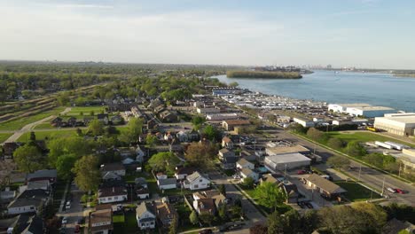Beautiful-peaceful-township-of-Wyandotte-in-USA,-aerial-fly-over-view