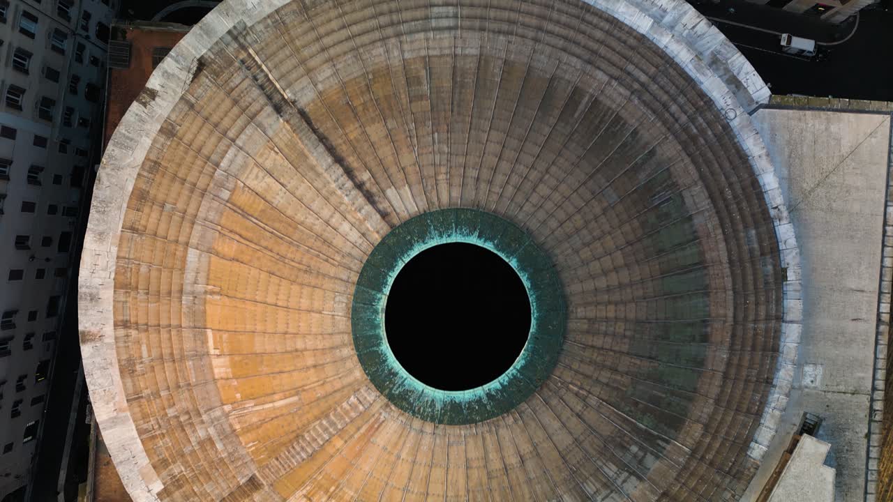 판테온과 코퍼드 콘크리트