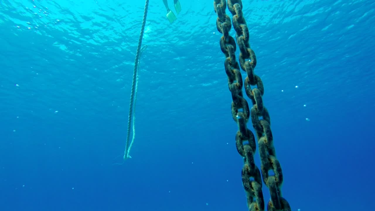 앵커 체인 클로즈업 pov